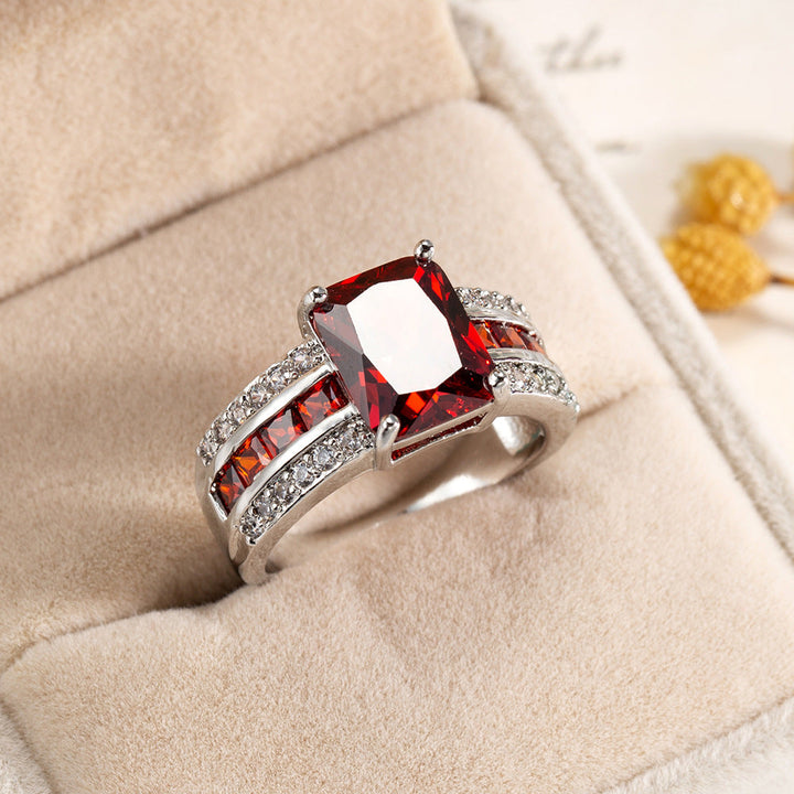 Anillo de Plata con Rubí de Diseño de Banda Dividida