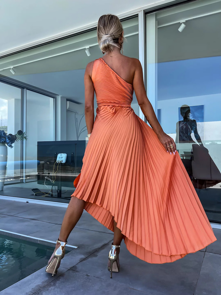 ELLA | Vestido midi con pliegues y un hombro