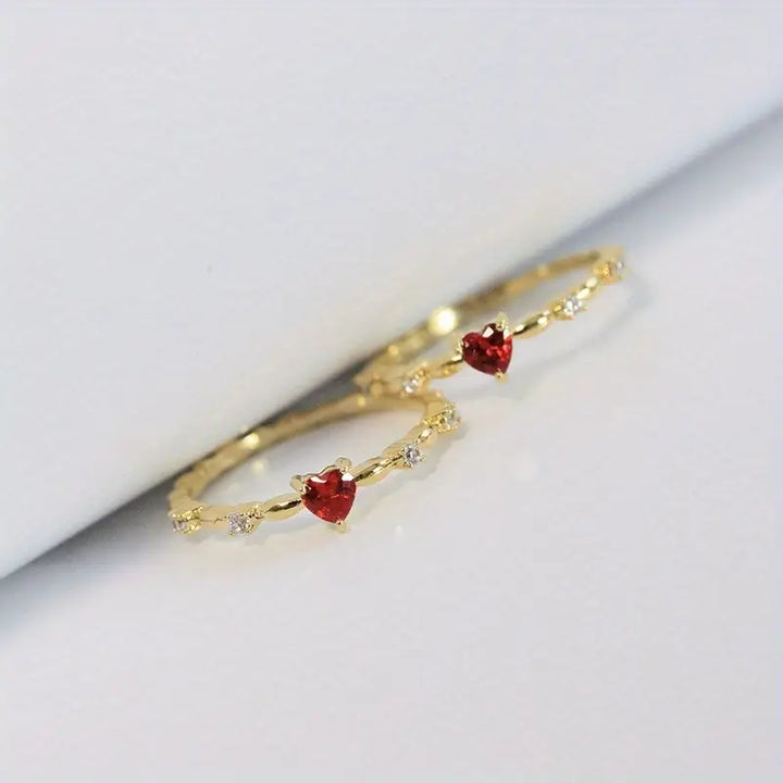 Anillo Corazón con Rubí Dorado