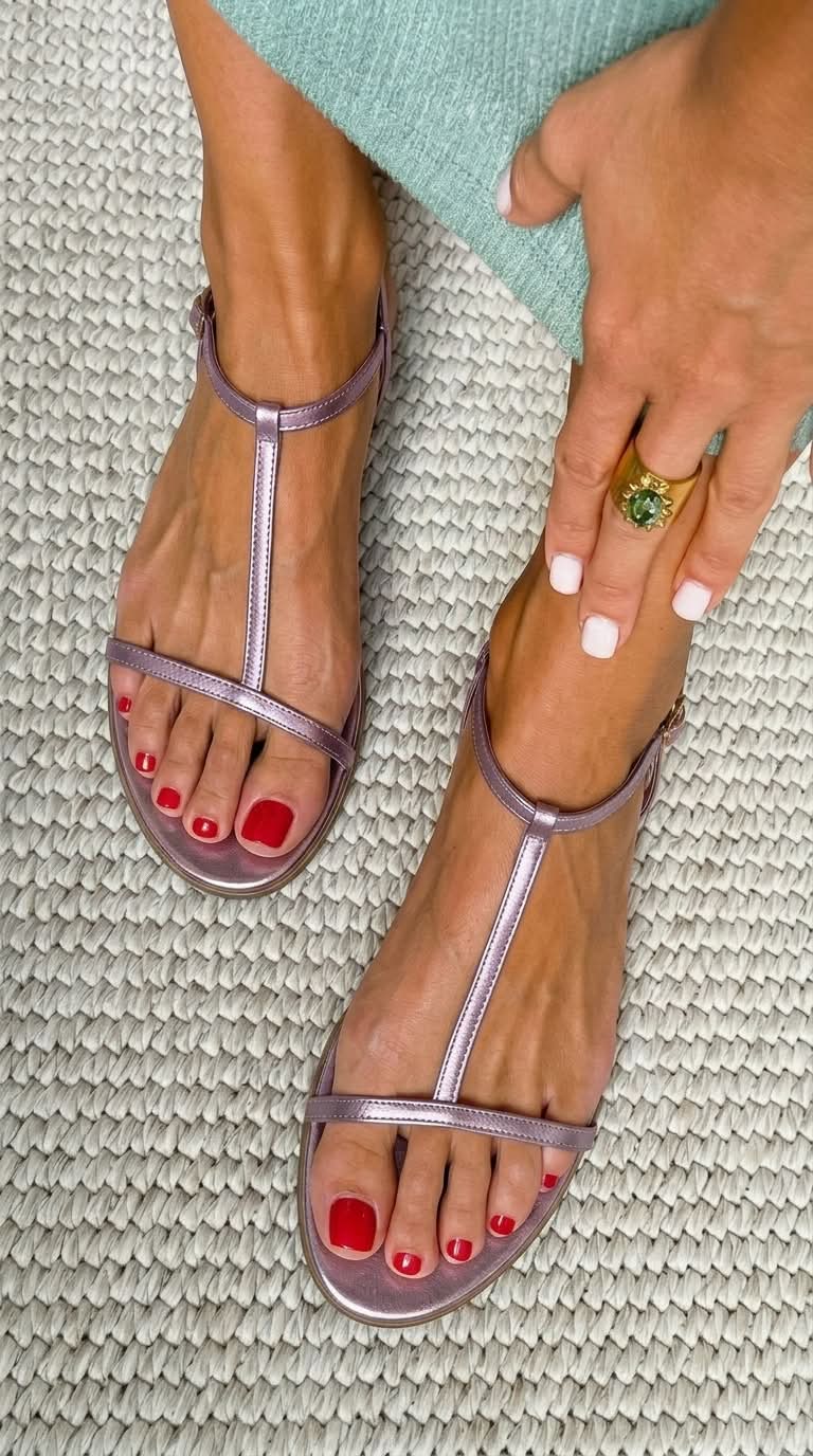 Sandalias doradas Bianca con finas tiras