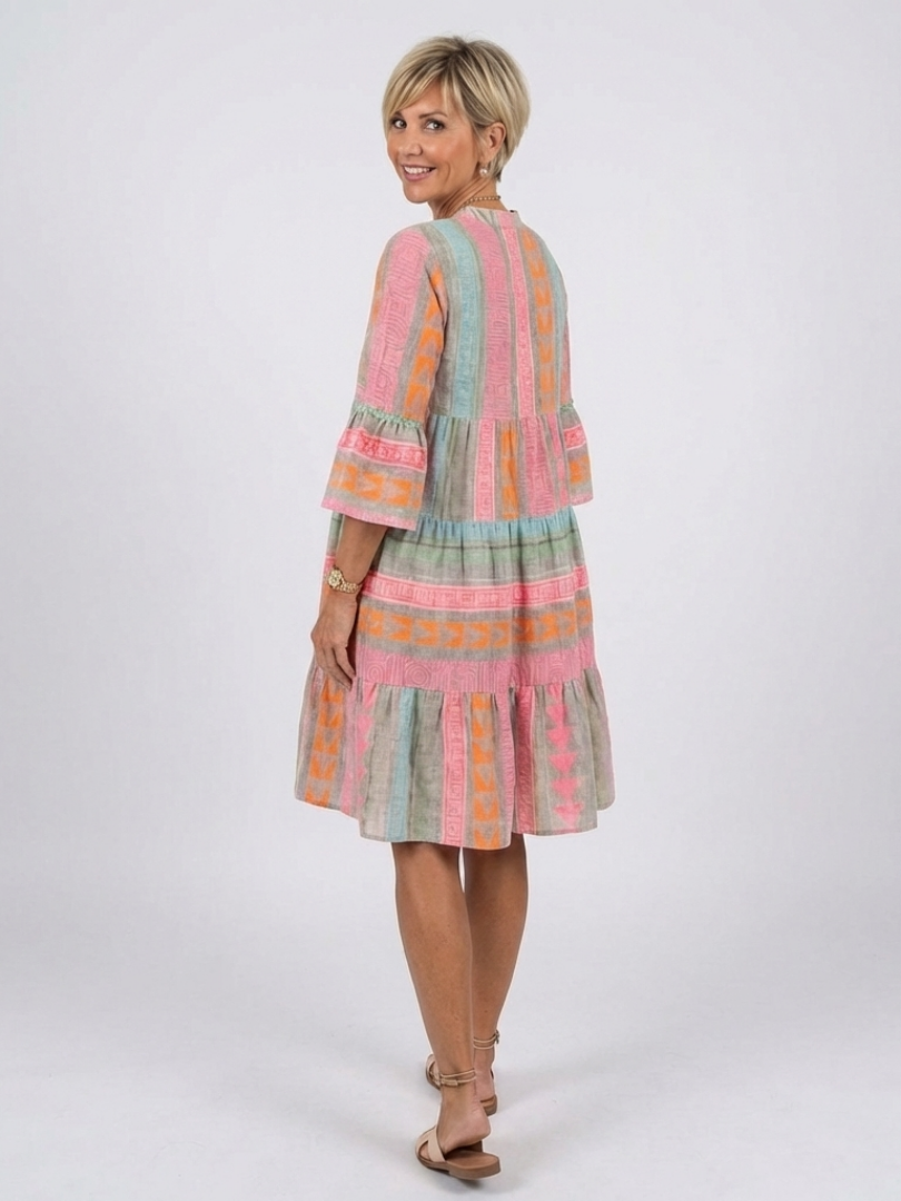Maelle | Vestido con escote en V y estampado geométrico, largo hasta la rodilla