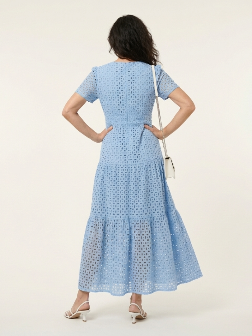 Brielle | Vestido midi con escote en V y mangas cortas con volantes