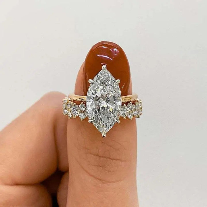 Anillo de Oro con Diamante Marquise