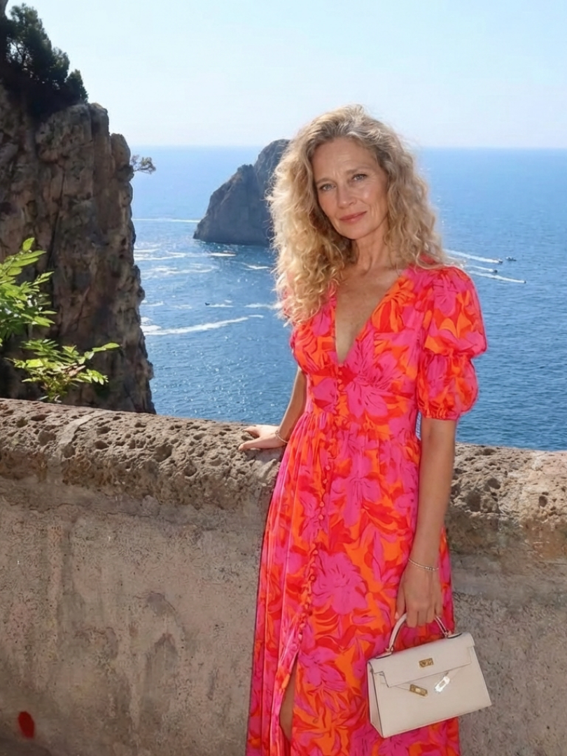 Saule | Robe midi à décolleté en V fleuri avec manches bouffantes