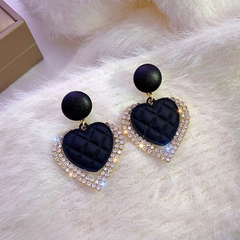 Pendientes de Oro Negro en Forma de Corazón