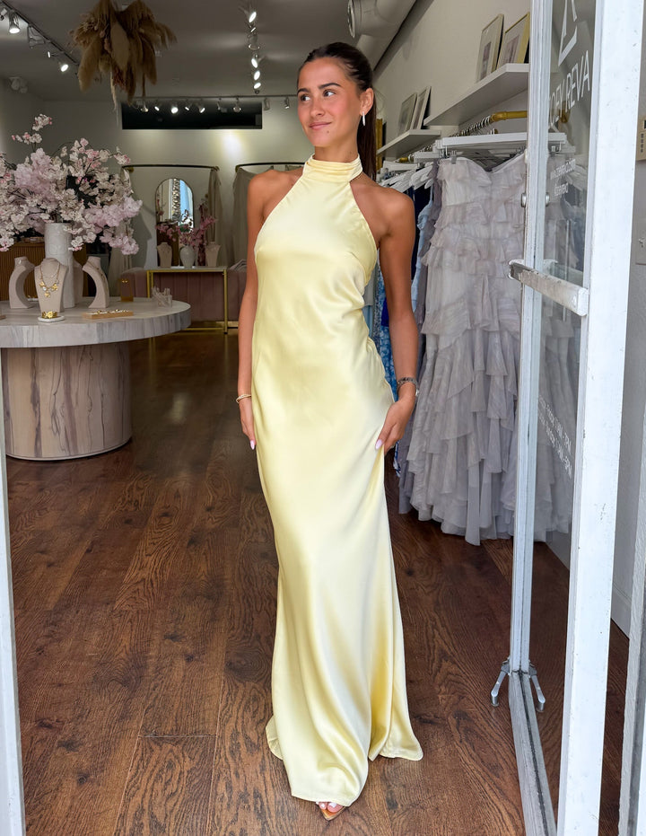 ZEYNEP | Vestido Maxi Satinado Elegante con Corte Halter