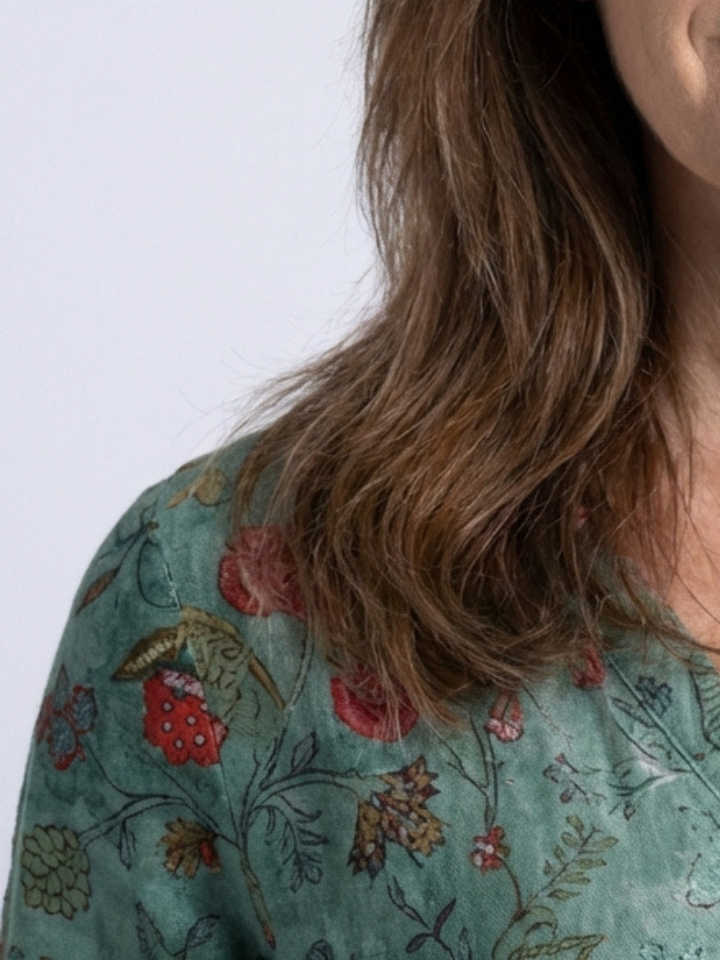 Marina | Vestido maxi con escote en V floral y mangas tres cuartos