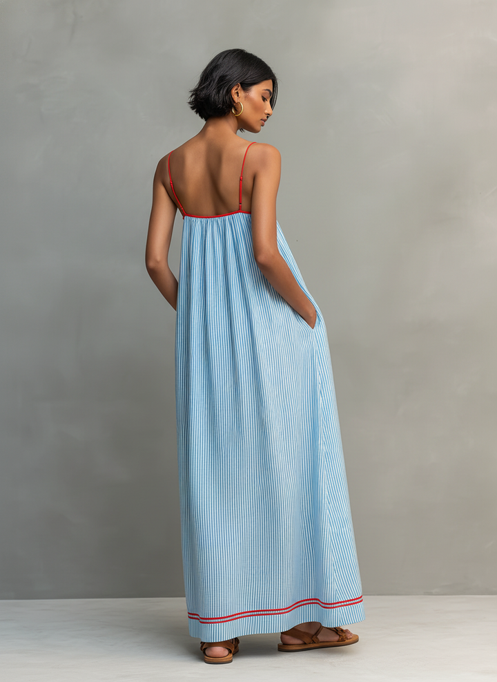 Vestido Maxi Rayado Minimalista para Mujeres con Acentos Rojos y Tirantes Espagueti MDZ2710C3Y