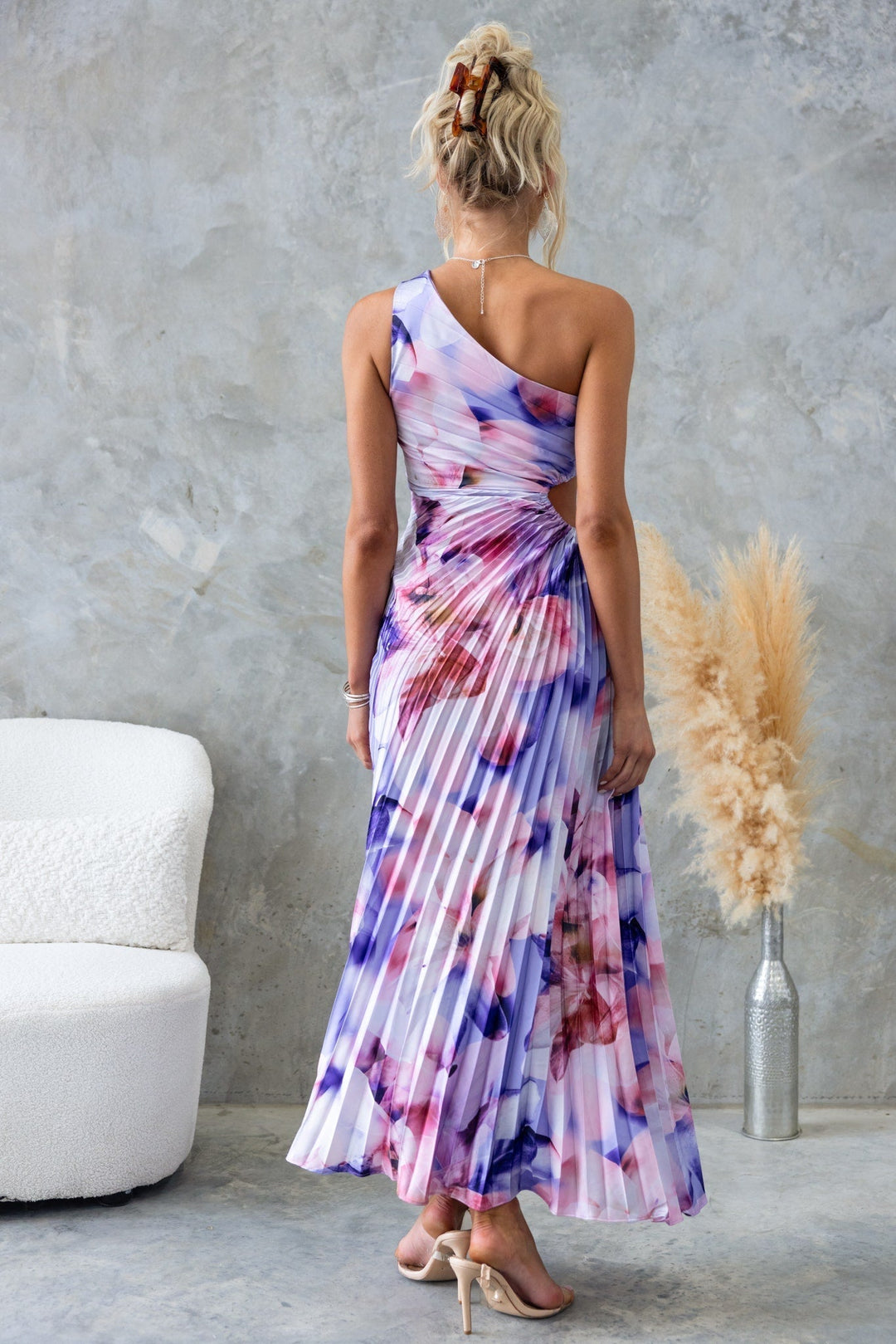 ELLA | Vestido midi con pliegues y un hombro