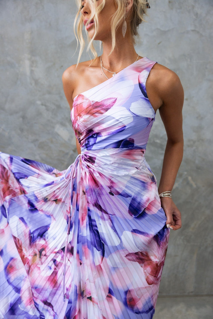 ELLA | Vestido midi con pliegues y un hombro