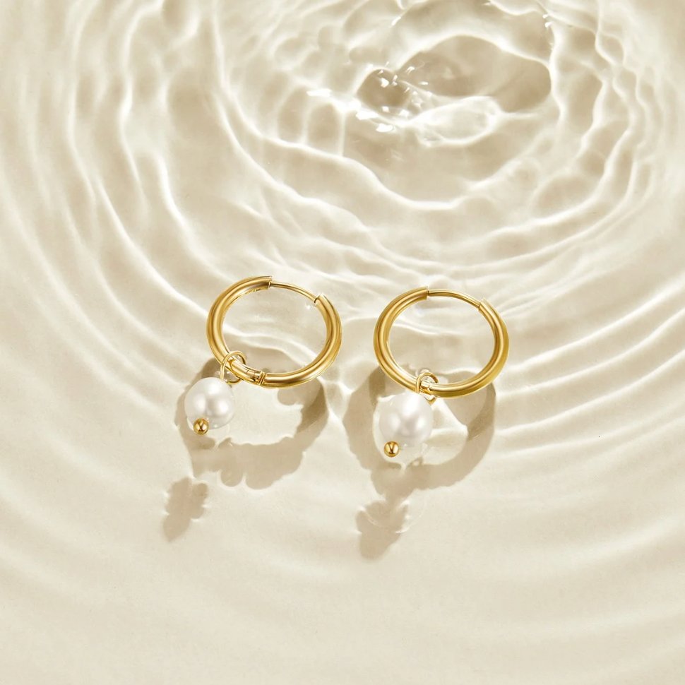 Los Pendientes de Aro Clásicos con Perlas