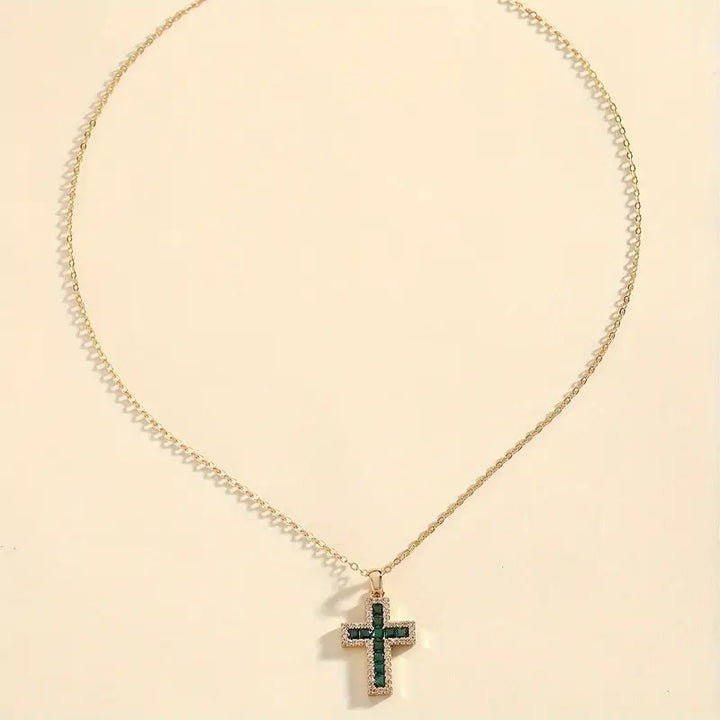 Colgante Cruz Esmeralda Solene en Cadena de Oro