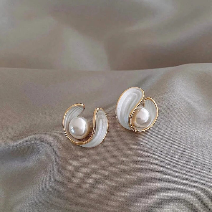 Pendientes de perlas clásicas de oro