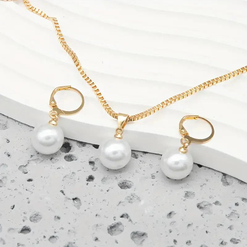 Collar de Perlas Elegante y Gracioso