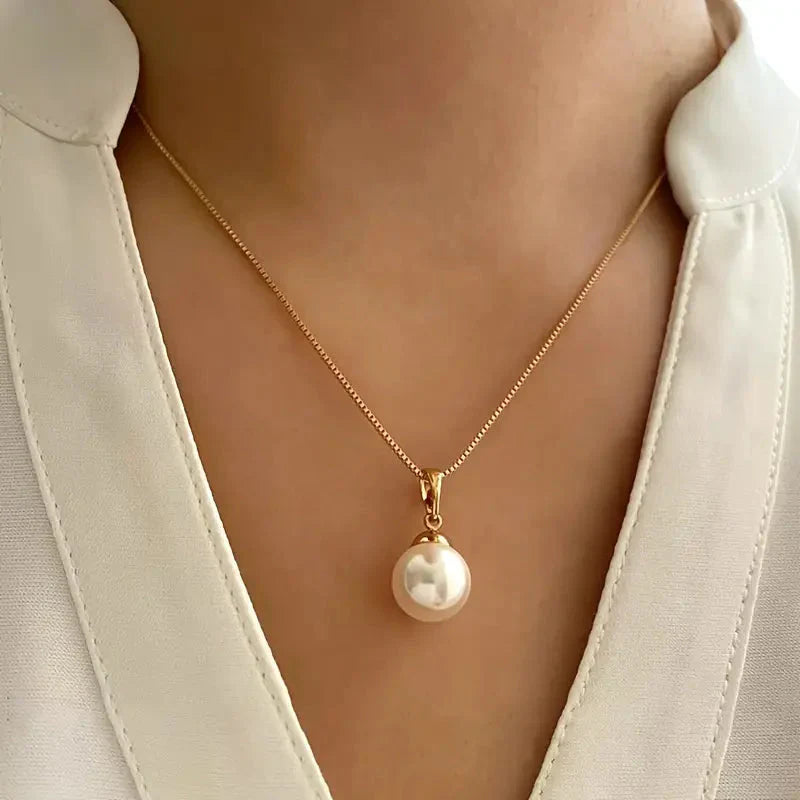 Collar de Perlas Elegante y Gracioso
