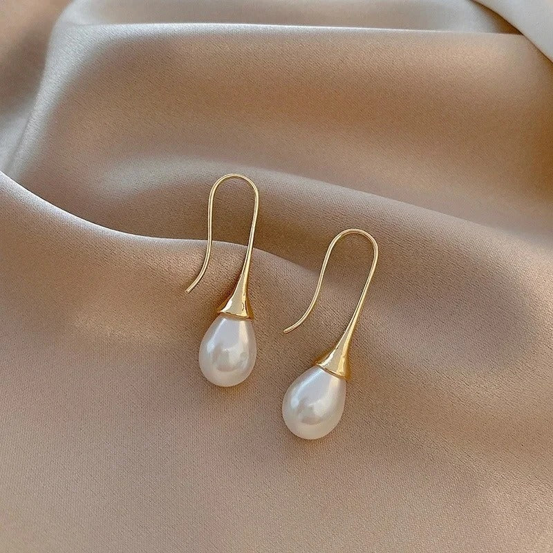 Pendientes de Belleza Clásica en Perlas