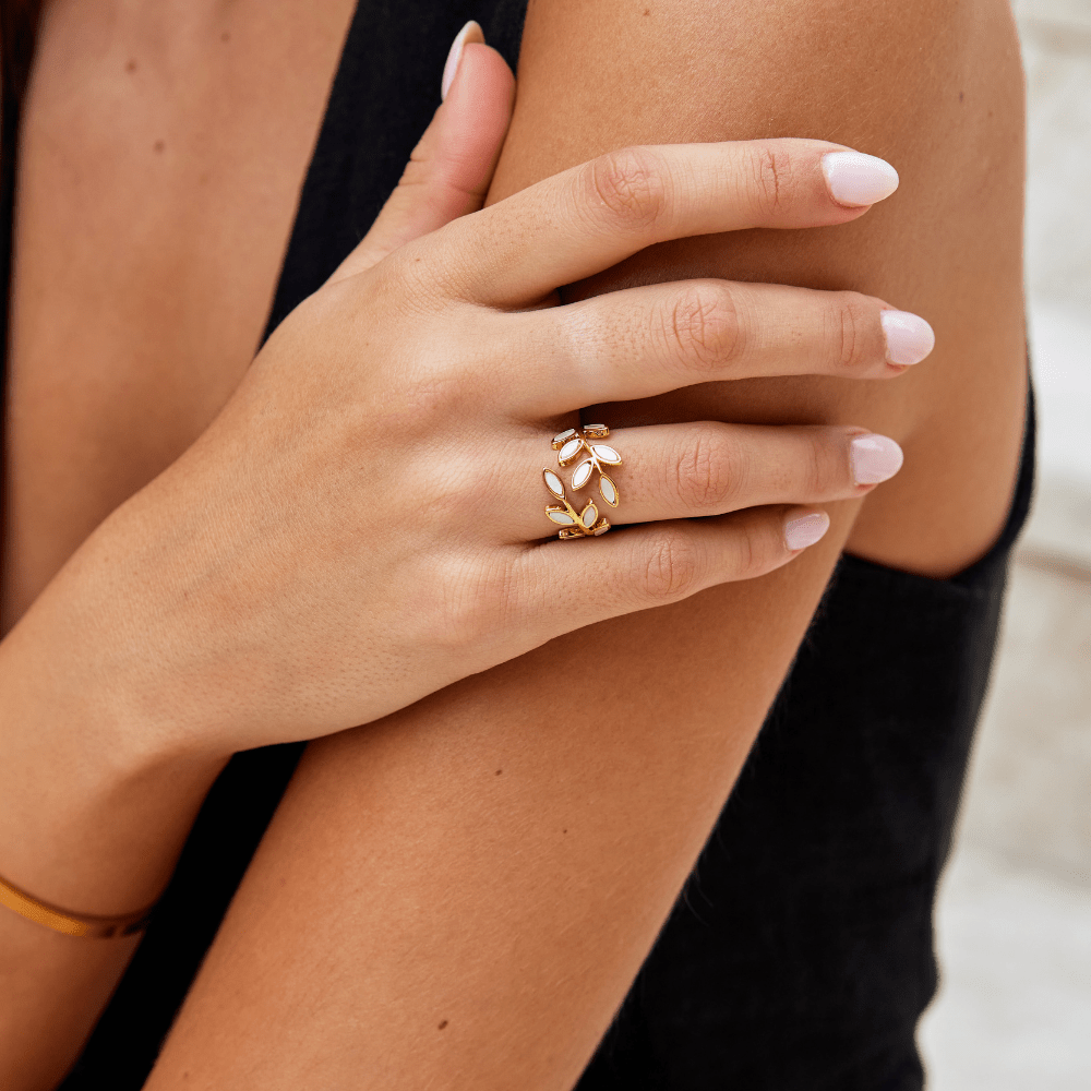 Anillo hoja dorada