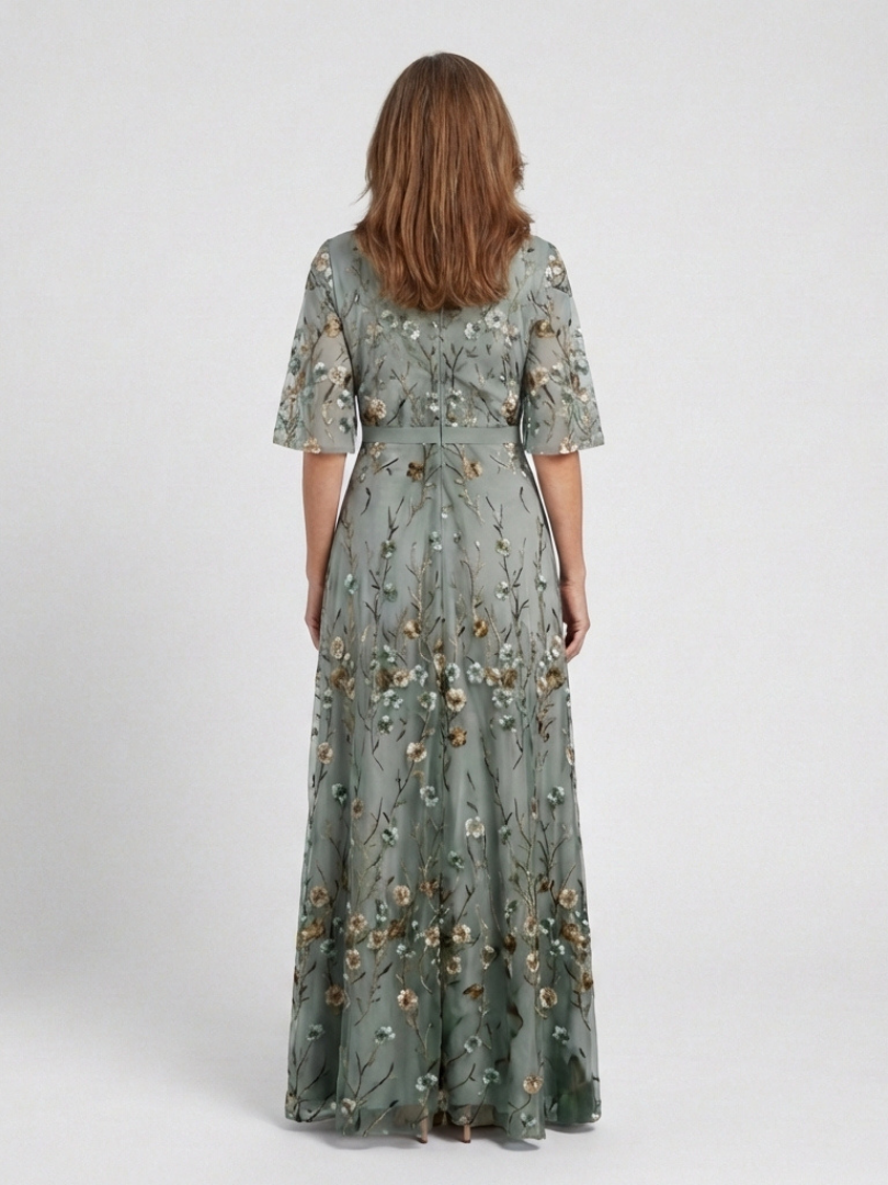 Evadne | Vestido maxi floral con escote en V y mangas cortas