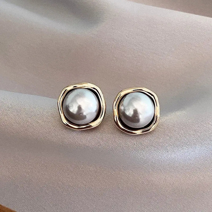 Pendientes de perlas negras elegantes