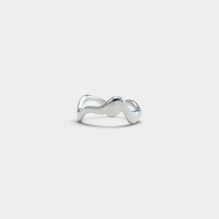 Anillo asimétrico "Melting" en plata de ley 925